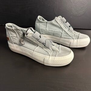 Women's Casual Gray Sneakers